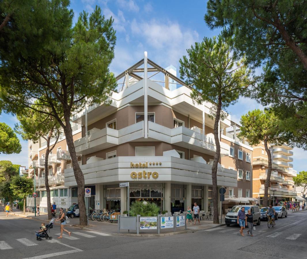 Hotel Astro Lignano Sabbiadoro Exterior photo