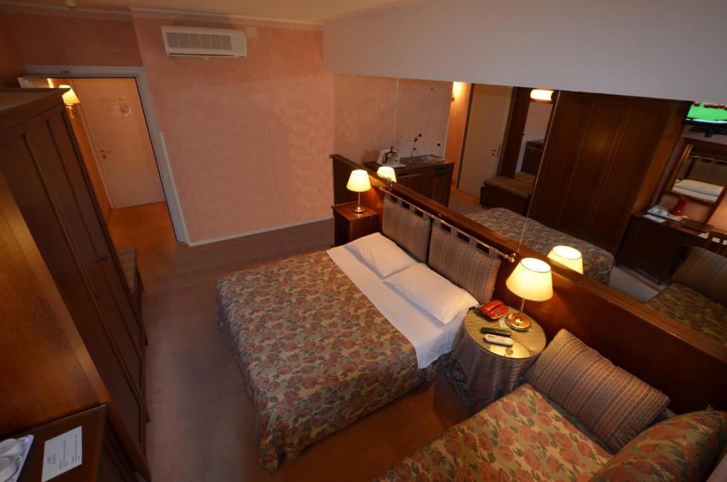 Hotel Astro Lignano Sabbiadoro Room photo