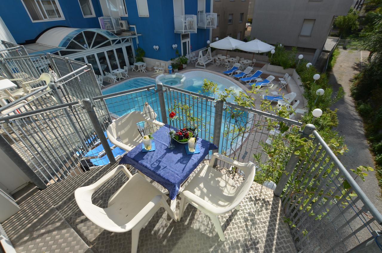 Hotel Astro Lignano Sabbiadoro Exterior photo