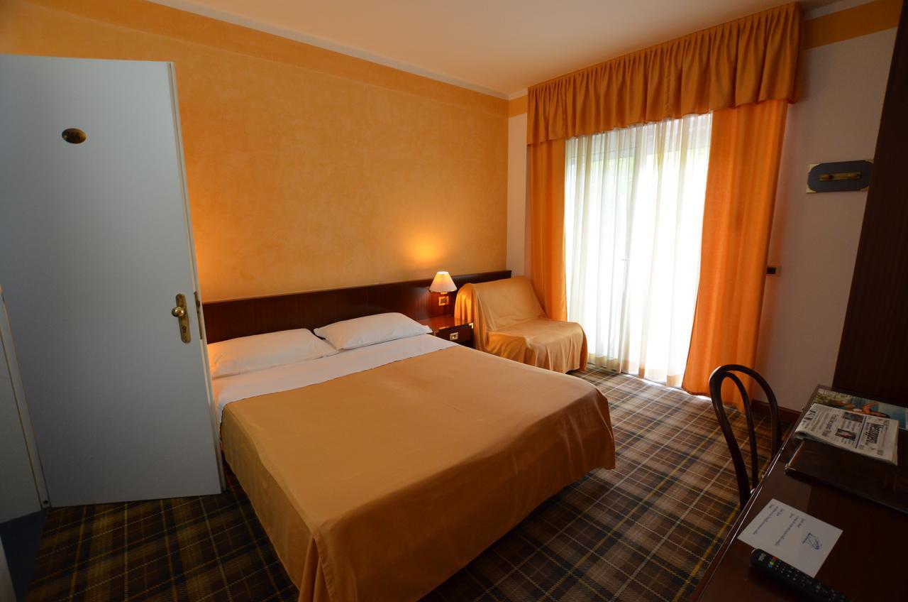 Hotel Astro Lignano Sabbiadoro Exterior photo